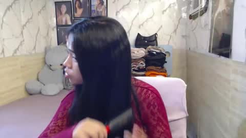your_twinkletoes18 online show from May 18, 2026, 5:02 am