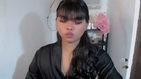 Snapshot of yourasian_kendal chatting on July 25, 2026, 12:36 pm Kendal online show from July 25, 2026, 12:36 pm
