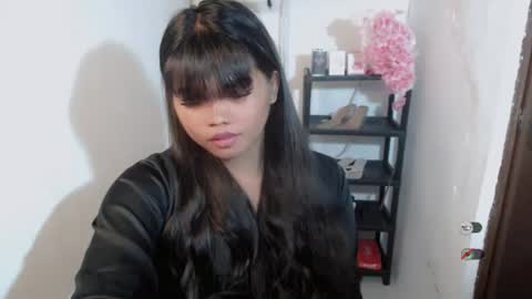 Snapshot of yourasian_kendal chatting on July 28, 2026, 9:14 pm Kendal online show from July 28, 2026, 9:14 pm