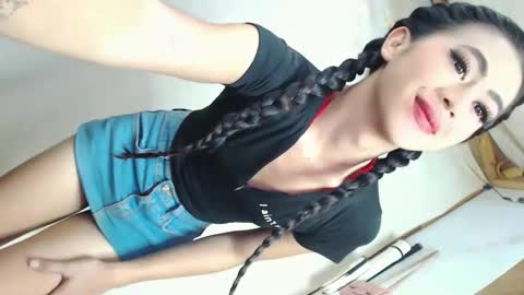 Snapshot of yourbabyriana chatting on November 11, 2025, 5:07 am Angel online show from November 11, 2025, 5:07 am