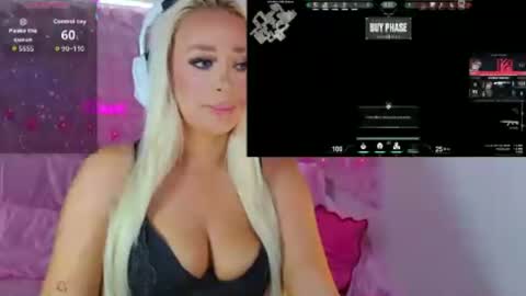 Snapshot of yourblonde_doll chatting on July 17, 2026, 8:14 pm YourBlondeDoll online show from July 17, 2026, 8:14 pm