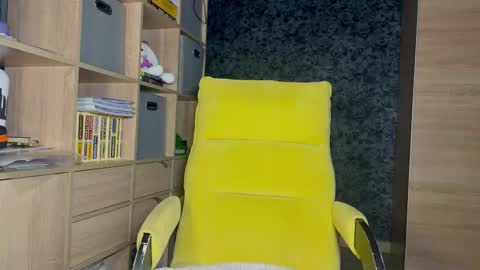 Mia online show from January 6, 2026, 2:54 pm