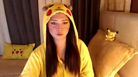 JEN  online show from April 15, 2026, 12:34 pm