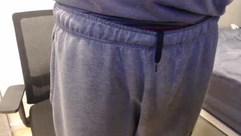 hornyedging online show from April 9, 2026, 10:15 pm