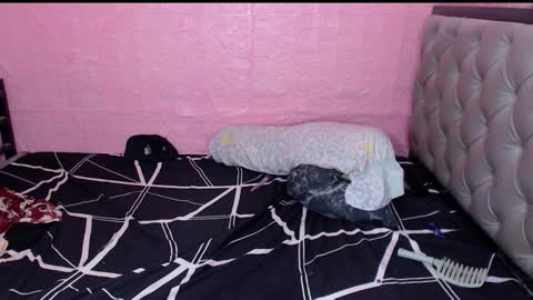 yourdreamisabell online show from September 12, 2025, 6:41 pm