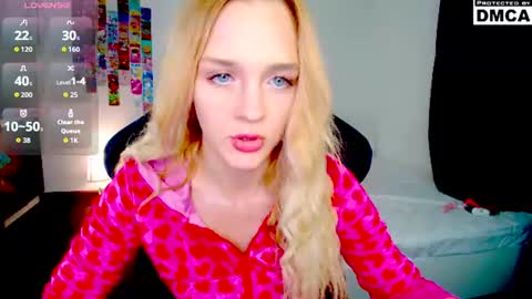 Snapshot of yourfairyalice_ chatting on July 26, 2026, 9:43 pm yourfairyalice_ online show from July 26, 2026, 9:43 pm