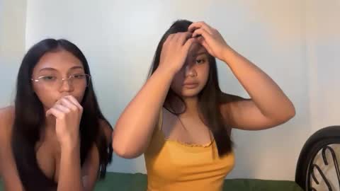 Snapshot of yourfantasyyy_ chatting on May 15, 2026, 9:00 pm yourfantasyyy_ online show from May 15, 2026, 9:00 pm