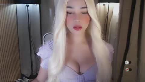 Snapshot of yourfavoratemaureen chatting on October 18, 2025, 7:14 pm maureen love you online show from October 18, 2025, 7:14 pm