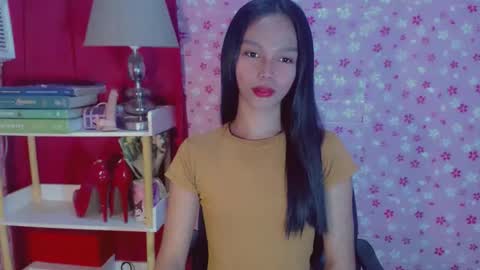 RICCIE MAE online show from November 14, 2025, 3:27 am