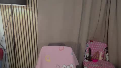 Vivian online show from February 14, 2026, 9:33 pm