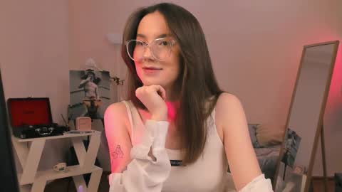 Chloe online show from February 18, 2025, 9:20 pm