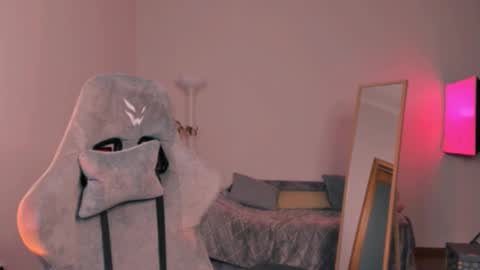 Chloe online show from March 1, 2025, 9:59 pm