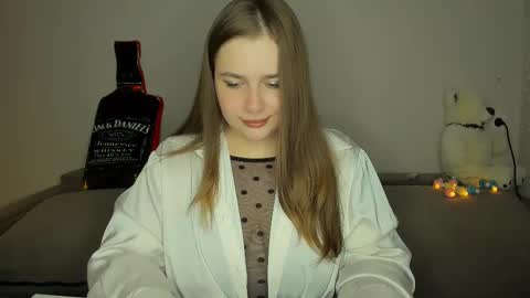 yourgem__ online show from February 5, 2025, 7:10 pm