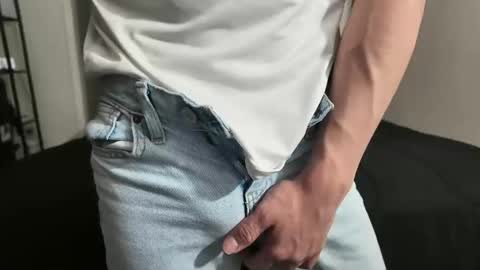 yourguuy21 online show from December 19, 2025, 8:32 am