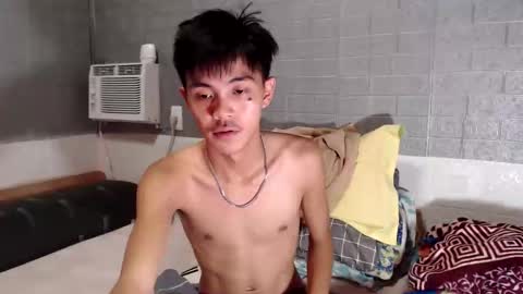 Snapshot of yourguy_josh23 chatting on April 7, 2026, 9:10 am Josh online show from April 7, 2026, 9:10 am