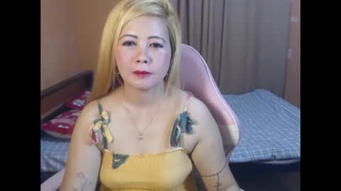 Snapshot of yourlenda chatting on May 23, 2026, 9:57 am Glenda online show from May 23, 2026, 9:57 am