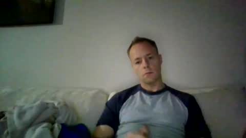 yourlove8523 online show from November 25, 2025, 6:35 am