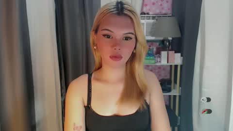 Snapshot of yourlovekylie chatting on May 12, 2026, 8:22 am KYLIE MORE online show from May 12, 2026, 8:22 am