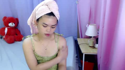 Snapshot of yourlovelytranspinay chatting on July 19, 2026, 2:26 am your lovely Dina online show from July 19, 2026, 2:26 am