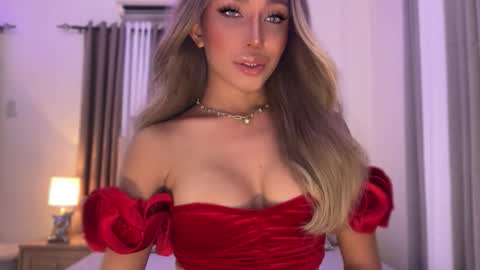 Pearl online show from September 15, 2025, 1:44 pm