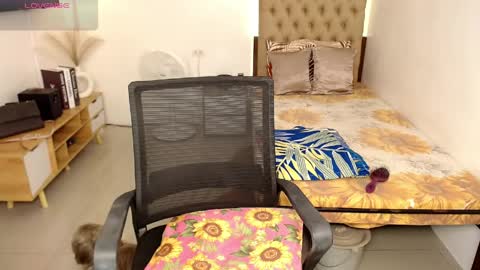 Amanda online show from April 10, 2026, 12:21 pm