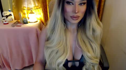 Snapshot of yourmistressofevil_isback chatting on May 1, 2026, 6:01 pm Adriana Maxwell online show from May 1, 2026, 6:01 pm