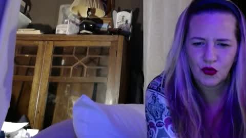 yourmomma999 online show from January 4, 2025, 5:37 am