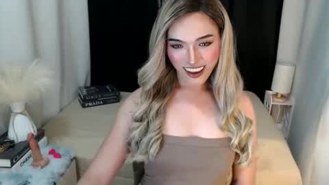 Snapshot of yournaughtykendal chatting on March 29, 2026, 5:07 am TIFFANY SUCKING QUEEN online show from March 29, 2026, 5:07 am