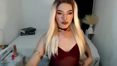 Snapshot of yournaughtykendal chatting on April 25, 2026, 1:52 am TIFFANY SUCKING QUEEN online show from April 25, 2026, 1:52 am
