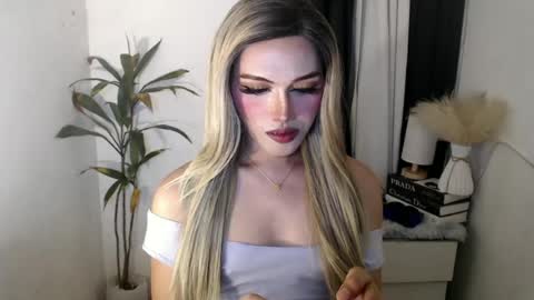 Snapshot of yournaughtykendal chatting on June 11, 2026, 9:13 pm TIFFANY SUCKING QUEEN online show from June 11, 2026, 9:13 pm