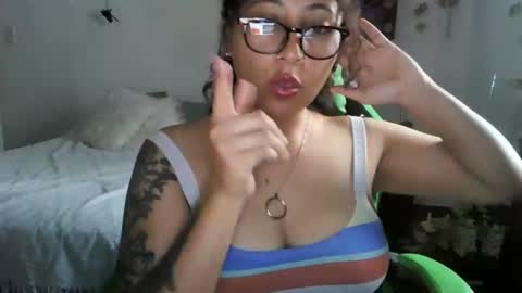 Snapshot of yourownerserena chatting on January 28, 2025, 7:42 pm Serena online show from January 28, 2025, 7:42 pm