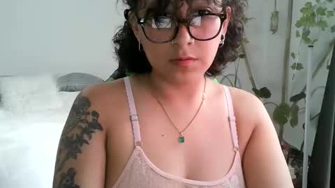 Snapshot of yourownerserena chatting on November 25, 2025, 8:09 pm Serena online show from November 25, 2025, 8:09 pm