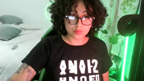 Snapshot of yourownerserena chatting on December 2, 2025, 2:50 am Serena online show from December 2, 2025, 2:50 am