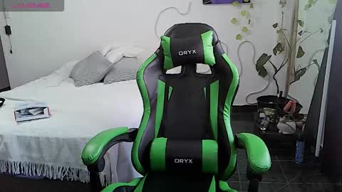 Snapshot of yourownerserena chatting on February 6, 2026, 12:30 pm Serena online show from February 6, 2026, 12:30 pm