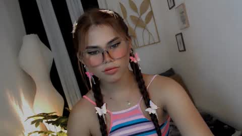 yourprettyblythe_ts online show from June 22, 2026, 3:25 am