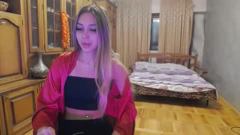 yourprincess09 online show from November 7, 2025, 3:56 pm