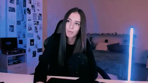 Eva online show from September 26, 2025, 7:29 pm