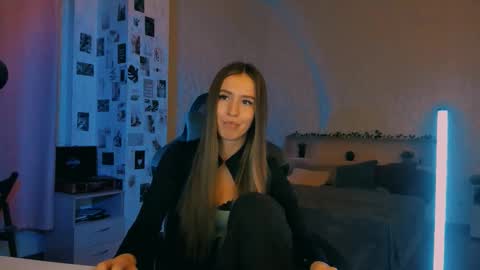 Eva online show from November 11, 2025, 7:36 pm