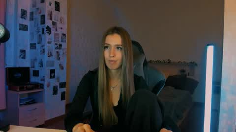 Eva online show from November 13, 2025, 7:24 pm