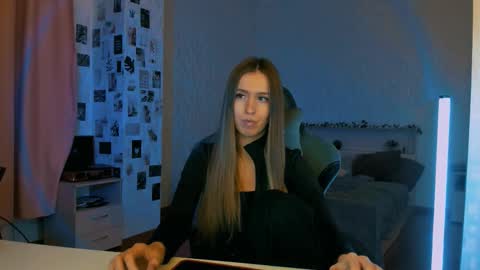 Eva online show from November 20, 2025, 7:35 pm