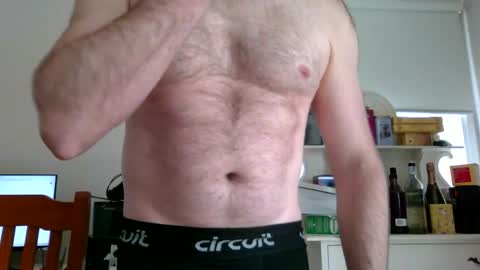 Snapshot of yourretroguy chatting on November 2, 2025, 2:14 am yourretroguy online show from November 2, 2025, 2:14 am