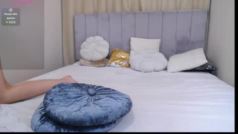 yours_jasmin online show from October 6, 2025, 6:22 am