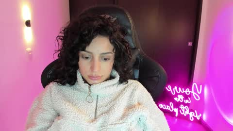 Snapshot of yoursecretcrush_ chatting on September 20, 2025, 3:40 am Camille online show from September 20, 2025, 3:40 am