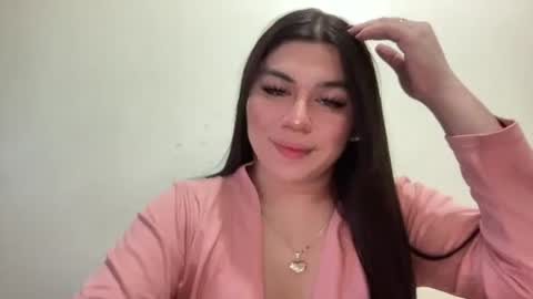 LALA online show from June 11, 2026, 12:43 am