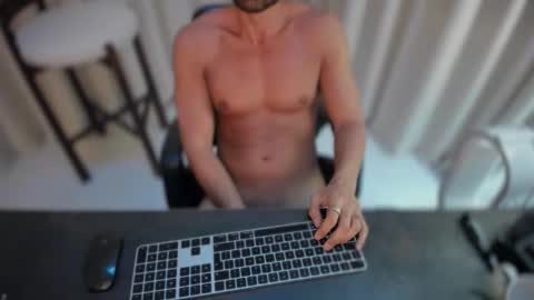 yoursfrenchsubmissiveslutguy online show from May 27, 2026, 7:00 pm