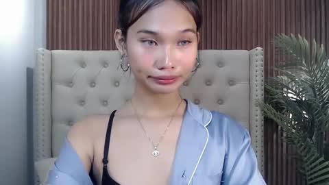 yoursluttyashxx online show from September 23, 2025, 11:24 am