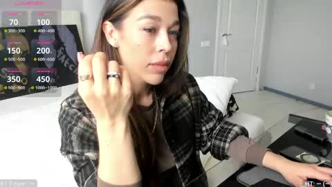 yoursoul_mila online show from May 29, 2026, 9:51 am