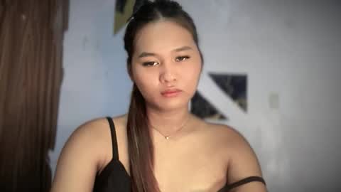 yoursweetgirl_zia online show from May 16, 2026, 6:32 am