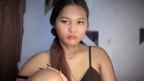 yoursweetgirl_zia online show from May 19, 2026, 6:53 am