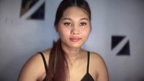 yoursweetgirl_zia online show from May 24, 2026, 5:45 am